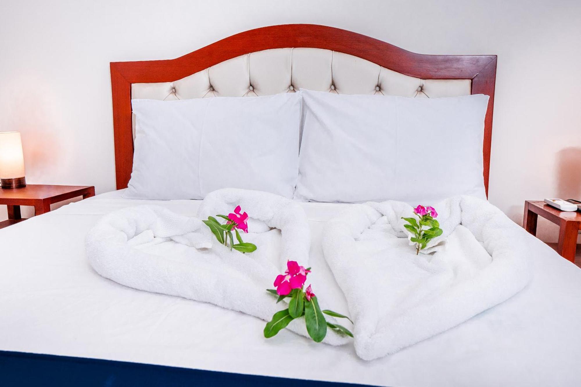 Laguna Azul Hotel & Suites Sauce Ngoại thất bức ảnh
